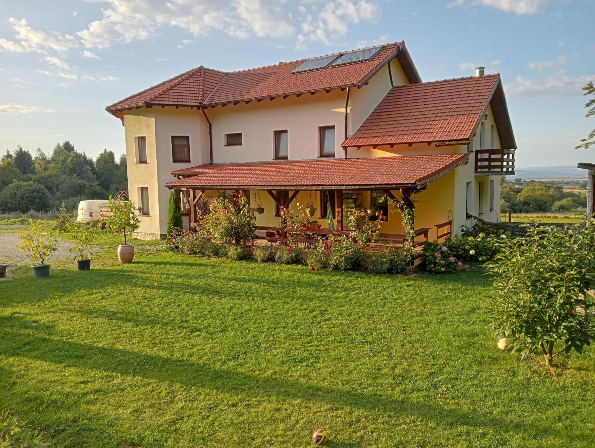 Pensiunea Rozelor Statiunea Climaterica Sambata Sîmbăta de Sus Zewnętrze zdjęcie